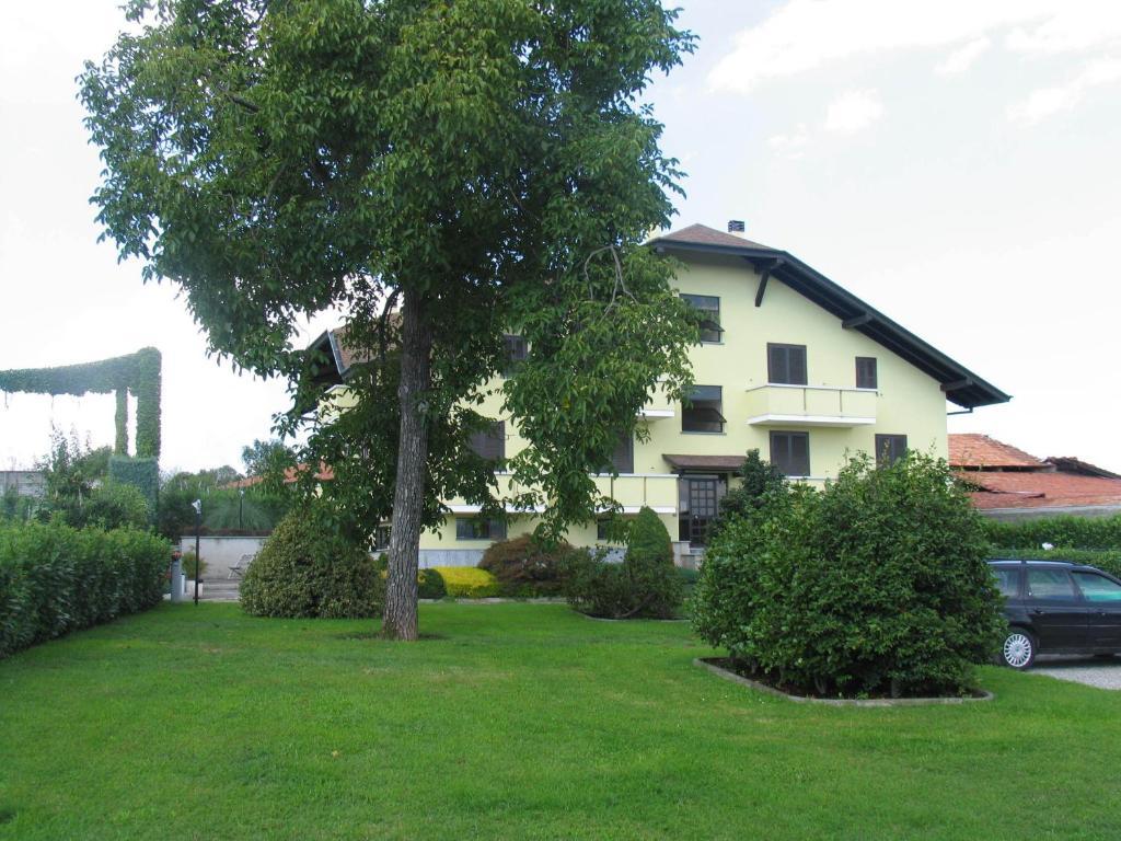 Veruno Albergo Residence Isotta מראה חיצוני תמונה