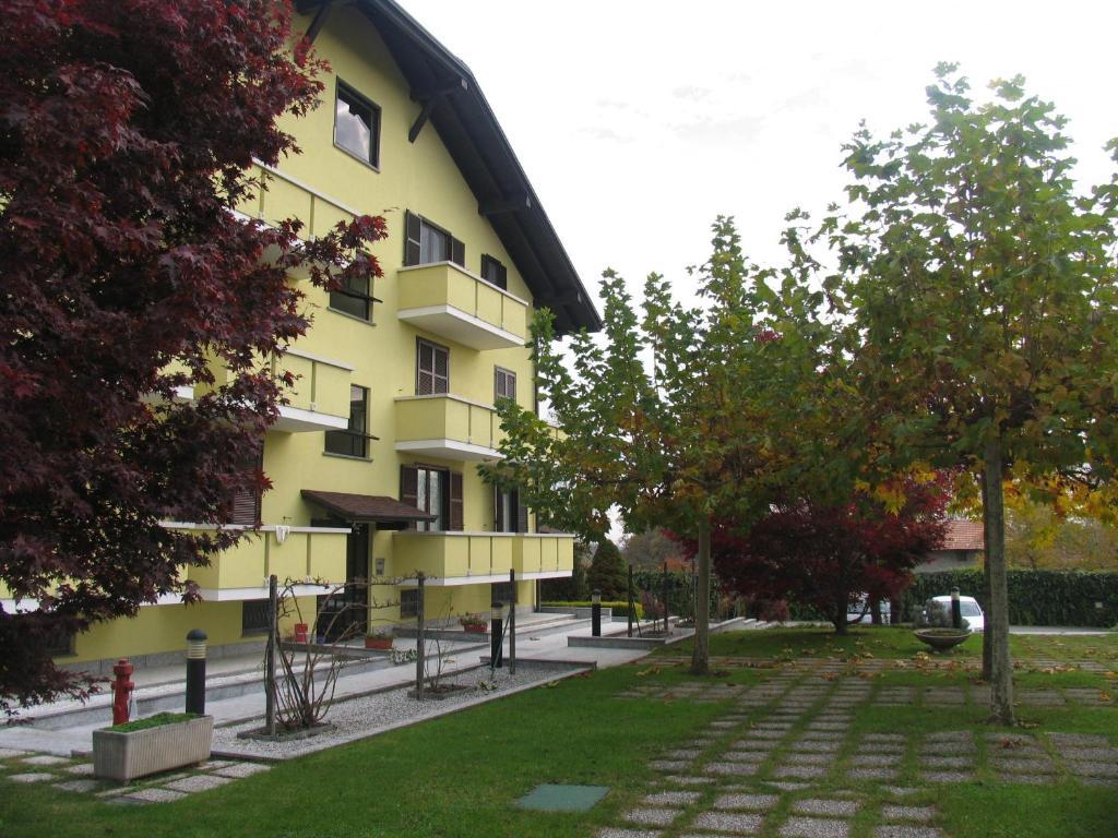 Veruno Albergo Residence Isotta מראה חיצוני תמונה