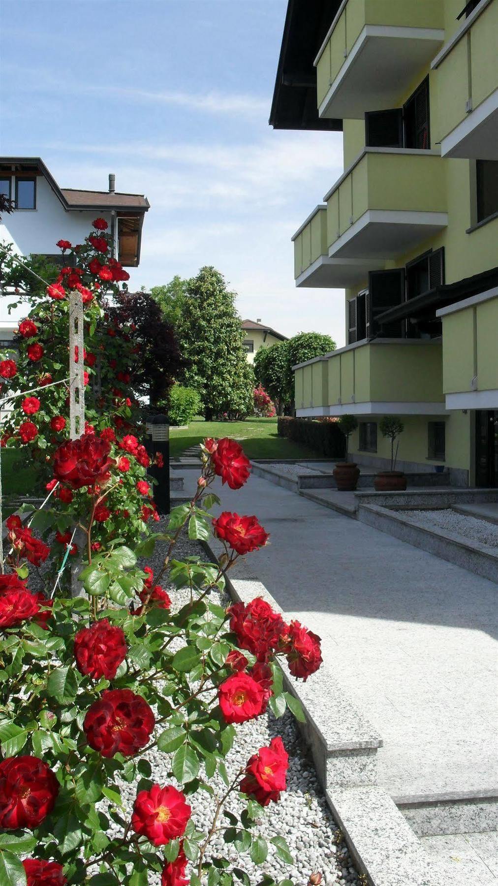 Veruno Albergo Residence Isotta מראה חיצוני תמונה