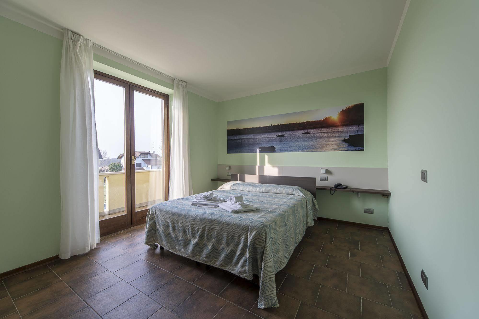 Veruno Albergo Residence Isotta מראה חיצוני תמונה