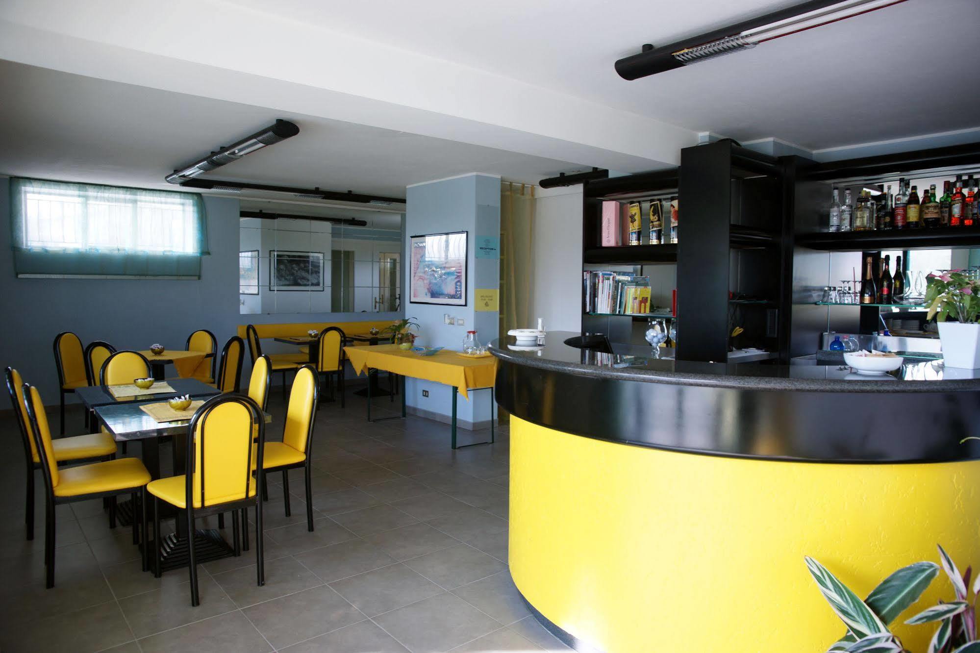 Veruno Albergo Residence Isotta מראה חיצוני תמונה