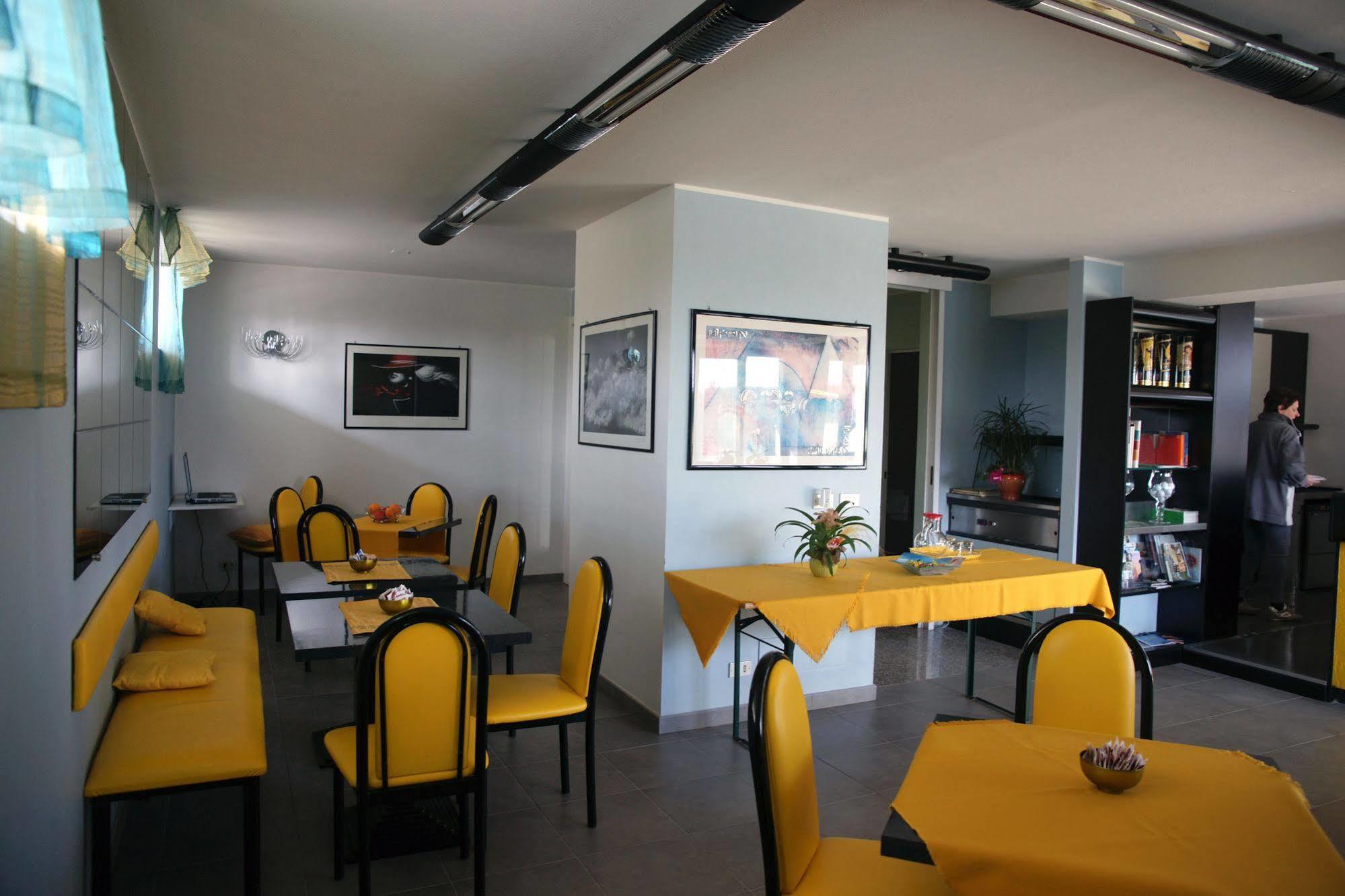 Veruno Albergo Residence Isotta מראה חיצוני תמונה