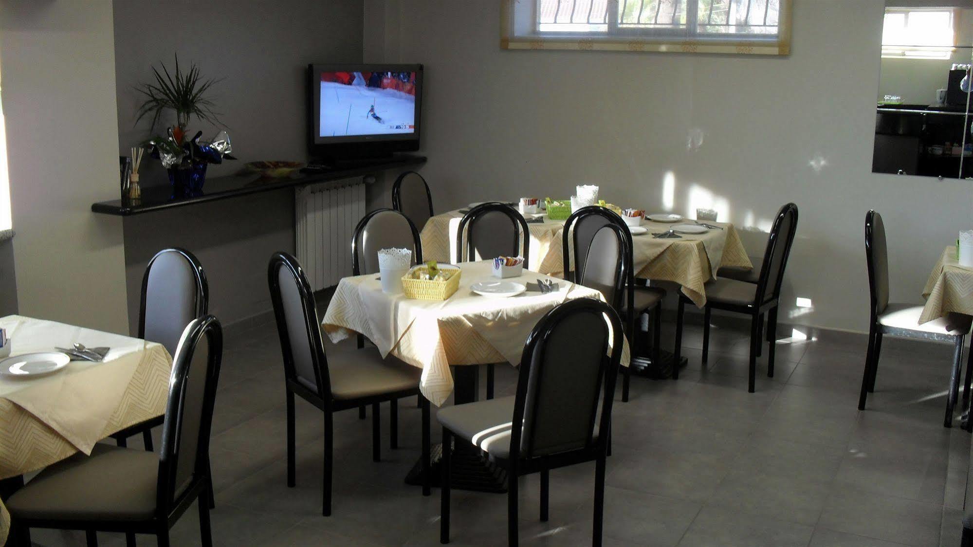 Veruno Albergo Residence Isotta מראה חיצוני תמונה